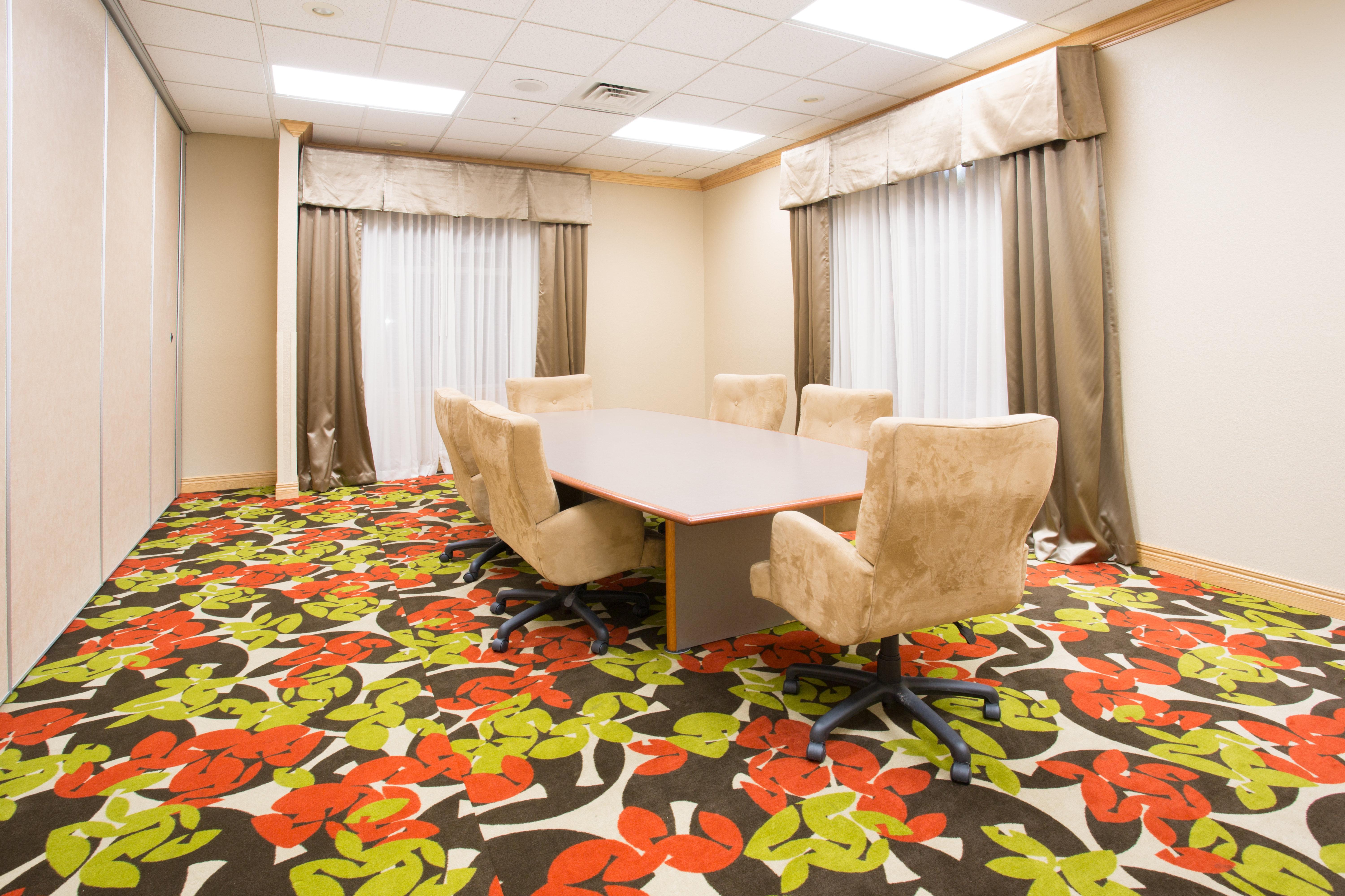 Holiday Inn Express Hotel & Suites Lexington By Ihg Bagian luar foto