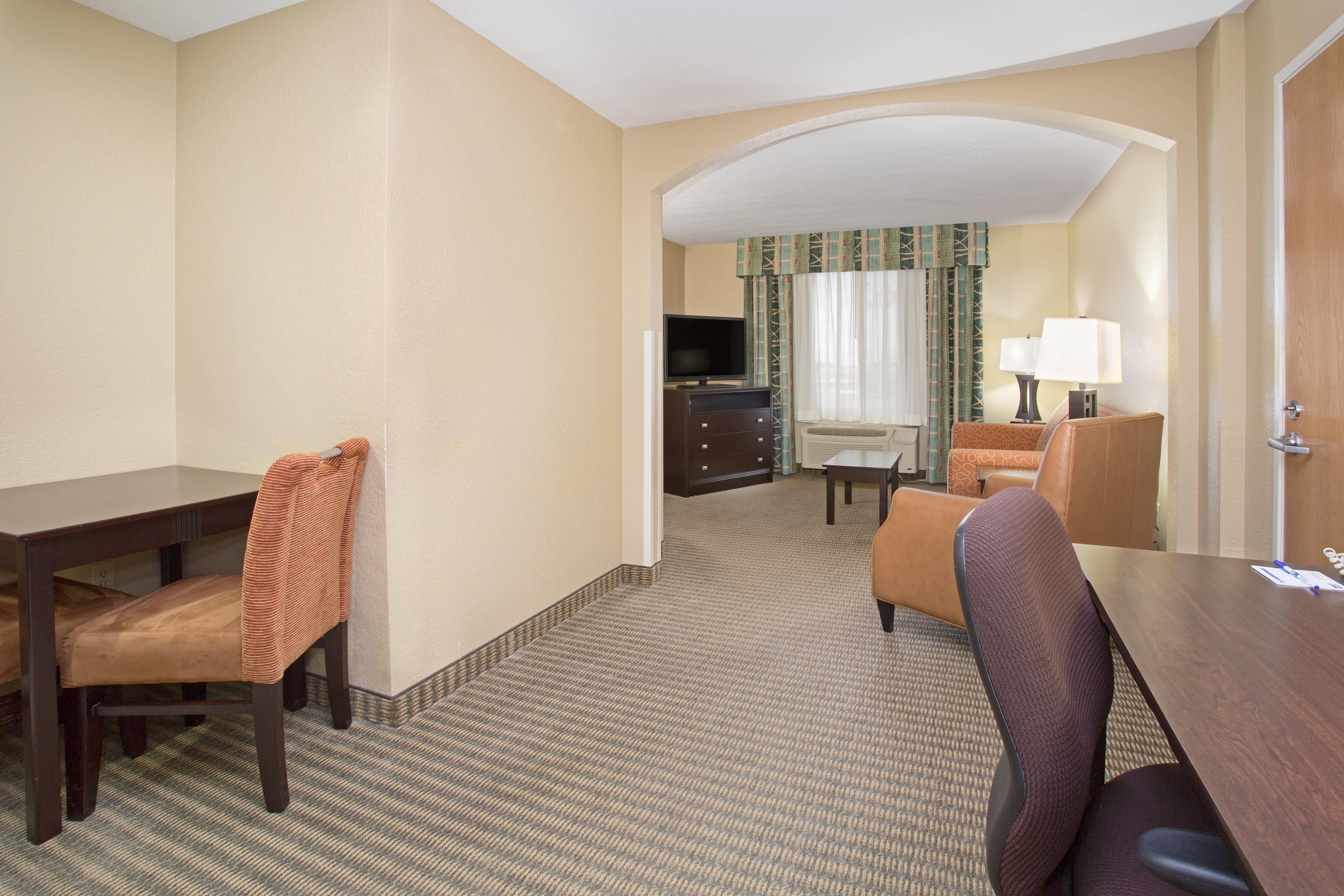 Holiday Inn Express Hotel & Suites Lexington By Ihg Bagian luar foto