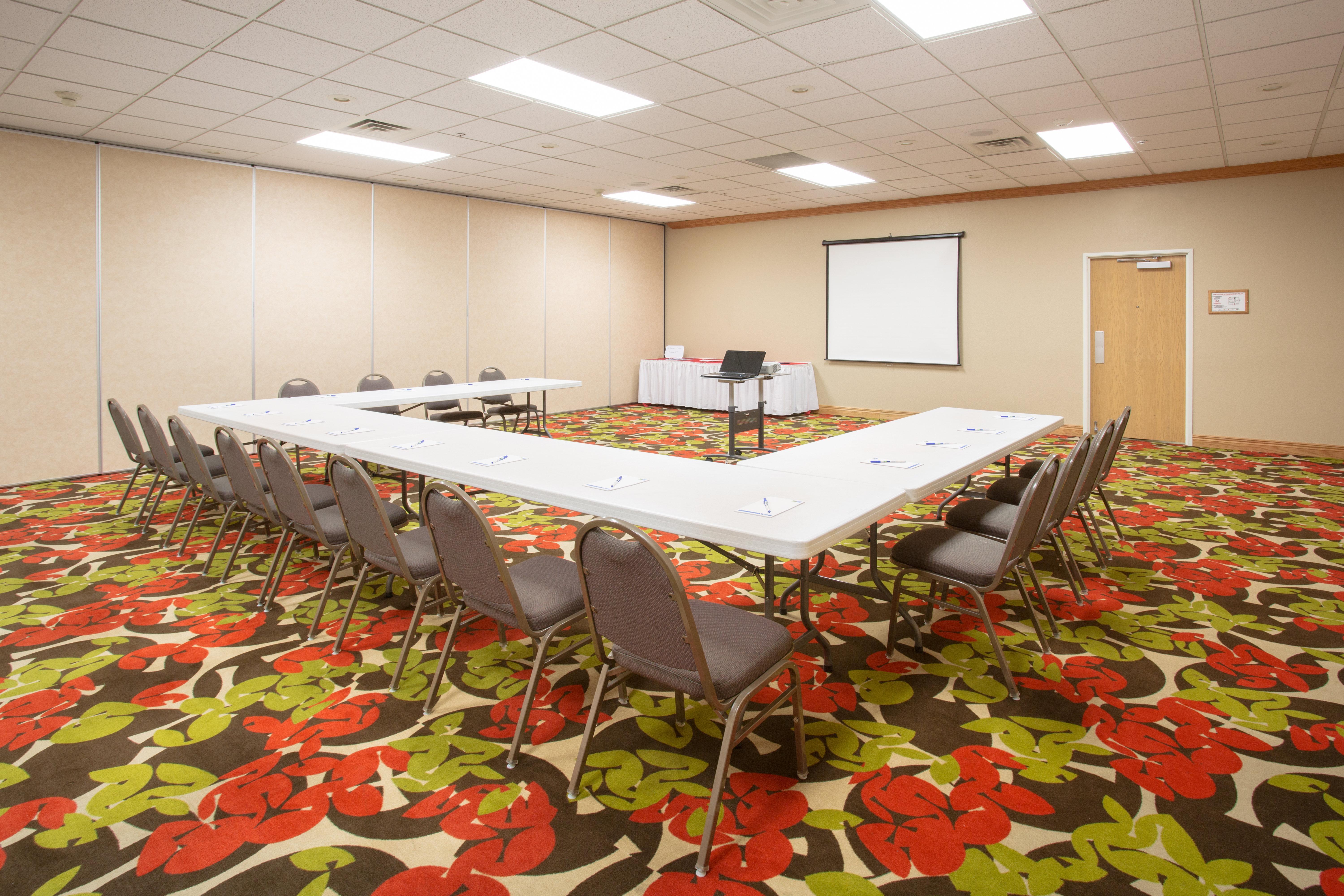 Holiday Inn Express Hotel & Suites Lexington By Ihg Bagian luar foto
