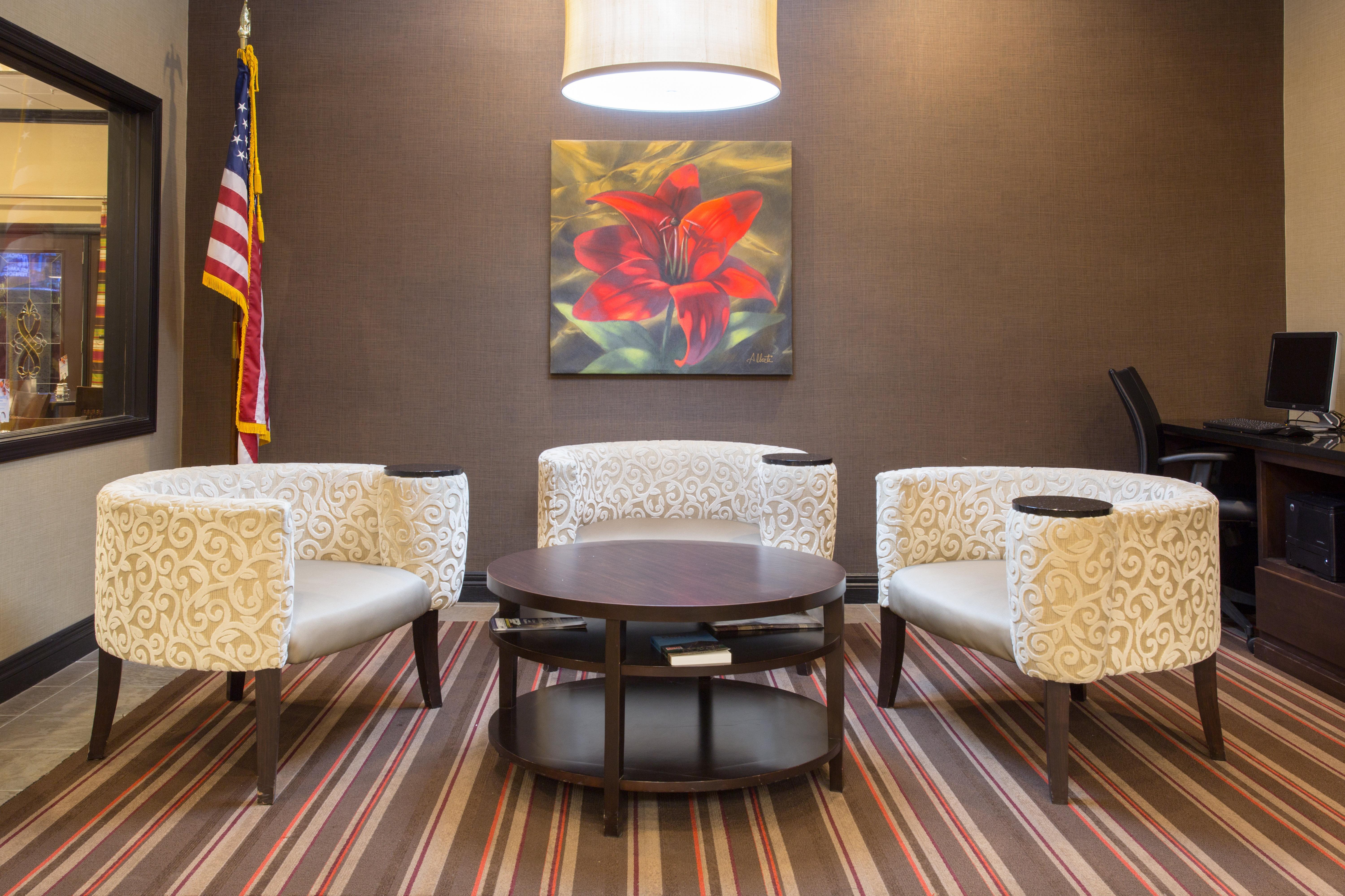 Holiday Inn Express Hotel & Suites Lexington By Ihg Bagian luar foto