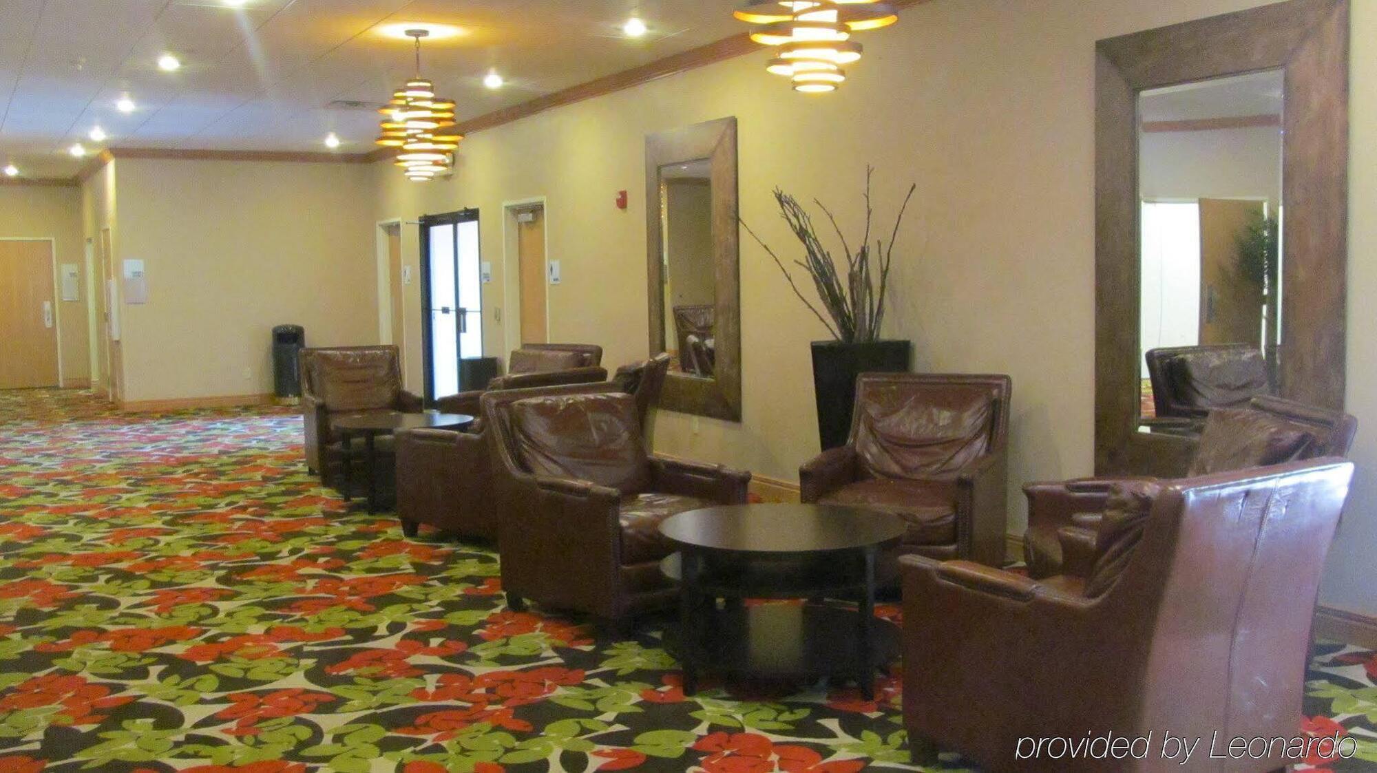 Holiday Inn Express Hotel & Suites Lexington By Ihg Bagian luar foto
