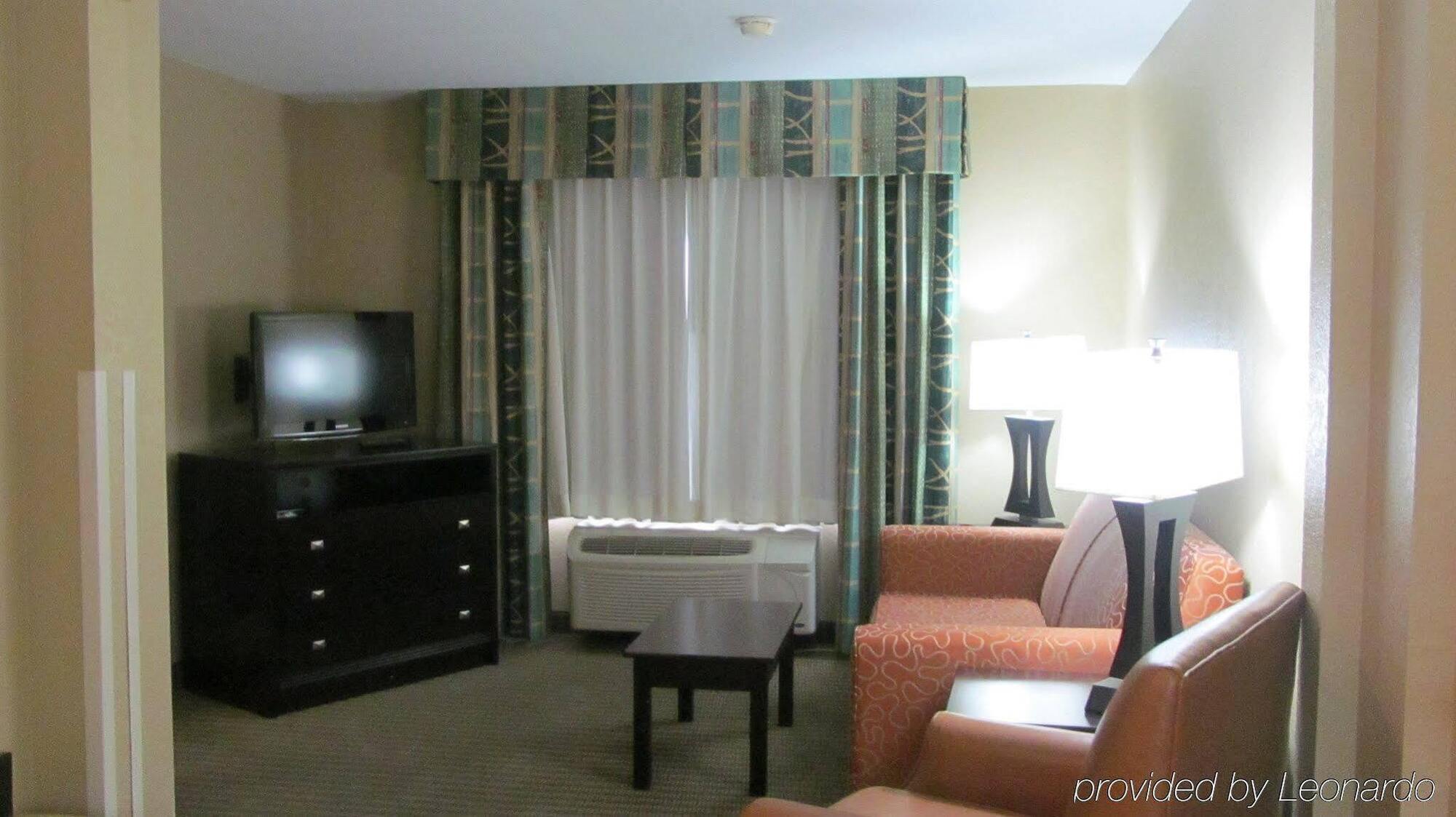 Holiday Inn Express Hotel & Suites Lexington By Ihg Bagian luar foto